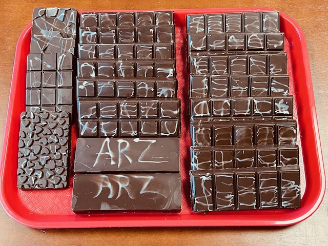 Pistachio Kunafah Chocolate Bars